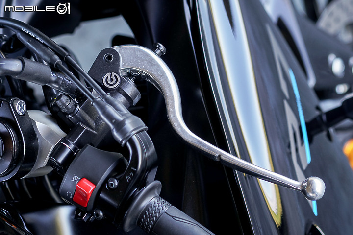 YAMAHA YZF-R7 試駕｜正統賽道騎乘設定 雙缸也能有樂趣