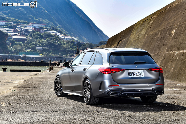 M-Benz C300 Estate運動版試駕 │ 能帥能跑更能載,科技跑旅人人愛!