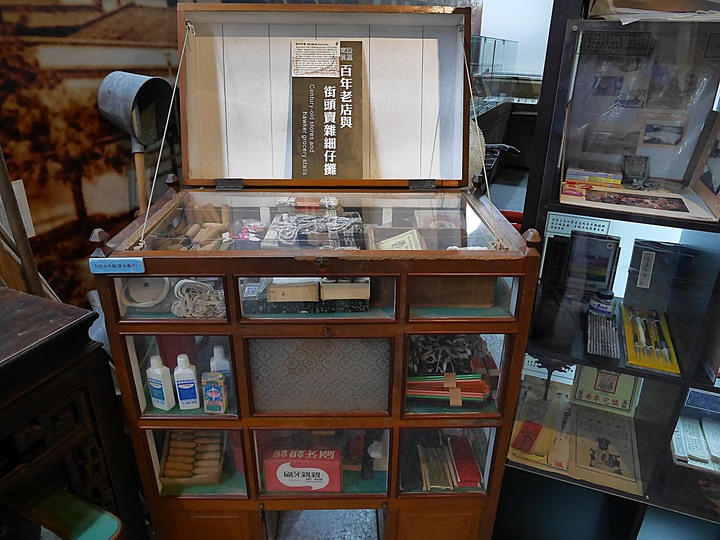 艋舺青山宮、朝北醫院、艋舺清水巖、萬華區史展示中心 — 艋舺市街散步之二