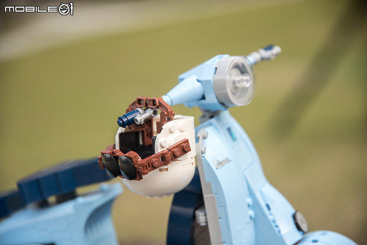 樂高 LEGO 10298 Vespa 125|忠於原貌的義式浪漫風情!