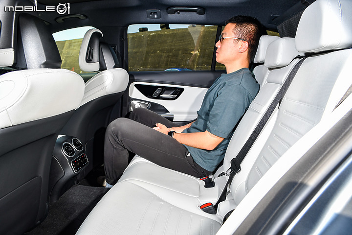 M-Benz C300 Estate運動版試駕 │ 能帥能跑更能載,科技跑旅人人愛!