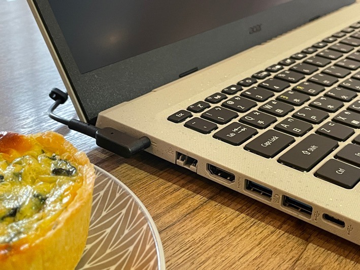 綠色環保材質!ACER Aspire Vero i5開箱