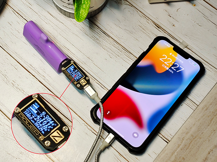 「 開箱 」iPhone專屬行動電源開箱 – infinity P60 迷你行動電源實測,出門從此無需帶線