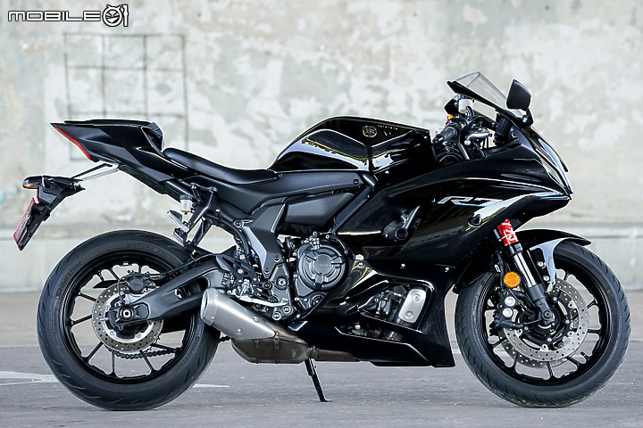 YAMAHA YZF-R7 試駕｜正統賽道騎乘設定 雙缸也能有樂趣