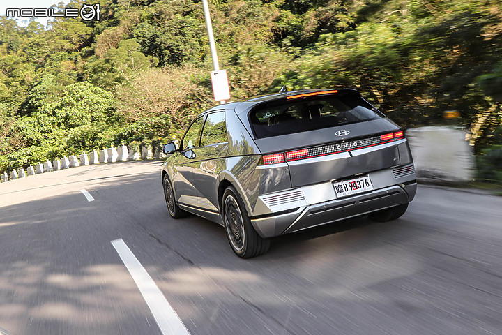 Hyundai Ioniq 5 試駕｜把「居家生活」一起搬上車！