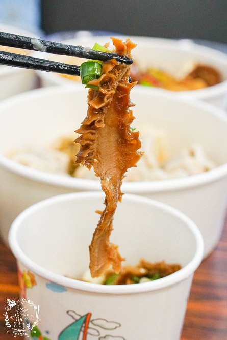 高雄真男饌品疆食堂!聘請新疆廚師製作道地皮帶麵!飽滿水餃一顆抵兩顆? 轉載 - 野田咩美食書國