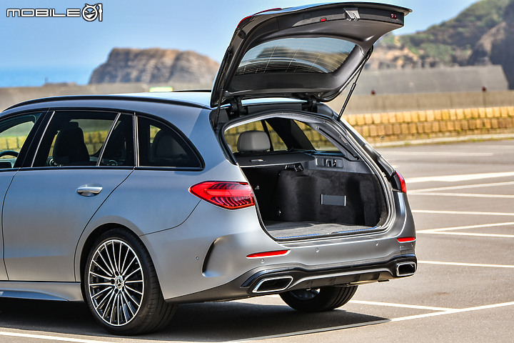 M-Benz C300 Estate運動版試駕 │ 能帥能跑更能載,科技跑旅人人愛!