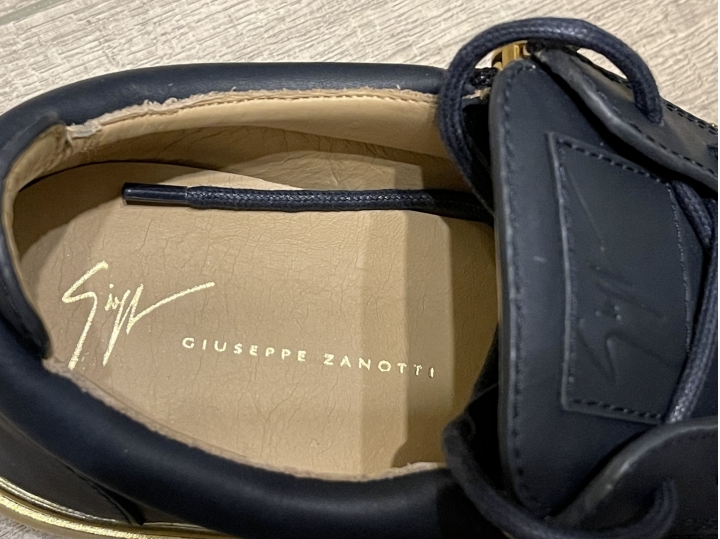 「開箱」Giuseppe Zanotti 黃金大底休閒鞋 & Dsquared2 羊毛開襟毛衣