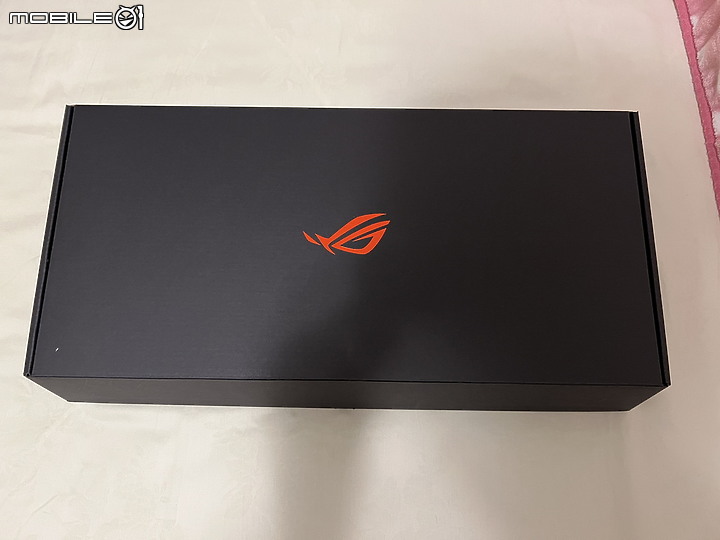 AniMe Matrix 玩轉燈效個人化風格 ROG Strix Flare II Animate 開箱