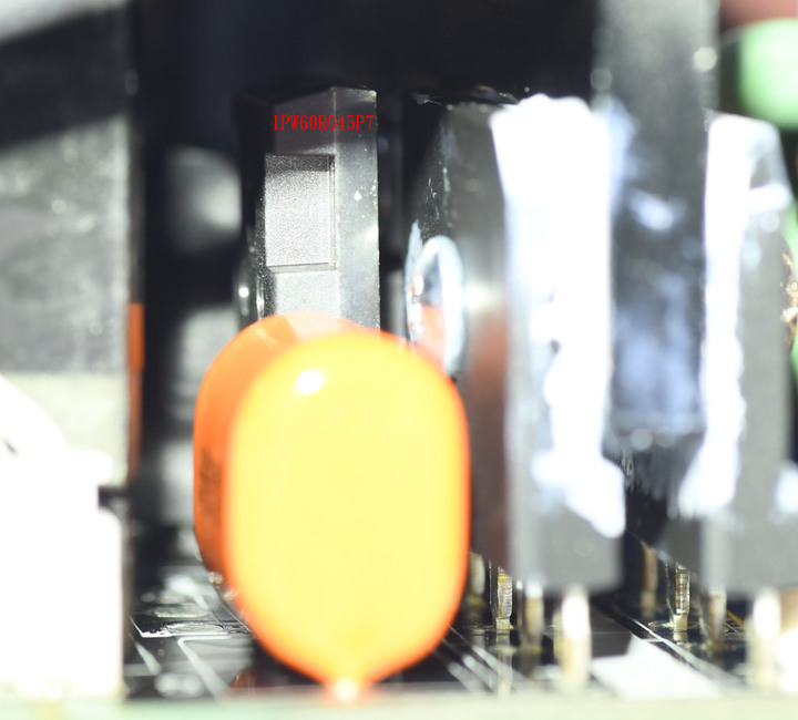 Thermaltake TOUGHPOWER TF1 1550W鈦金全模組化電源開箱