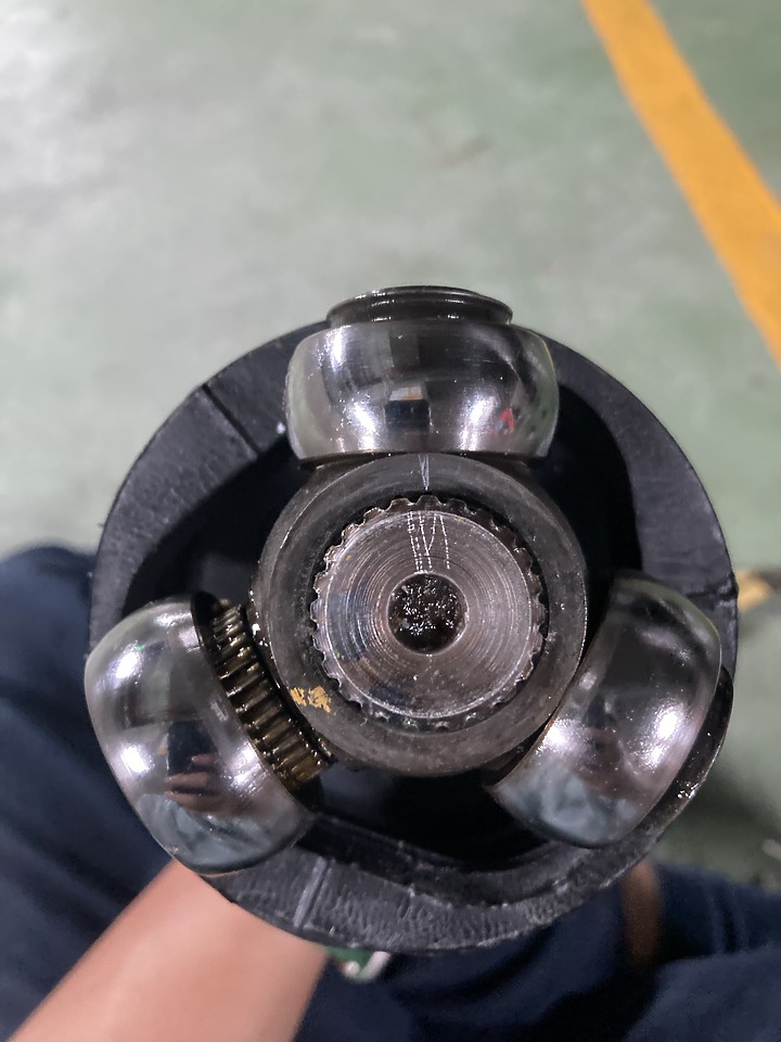 教學文:第一代RAV4 後傳動軸防塵套更換