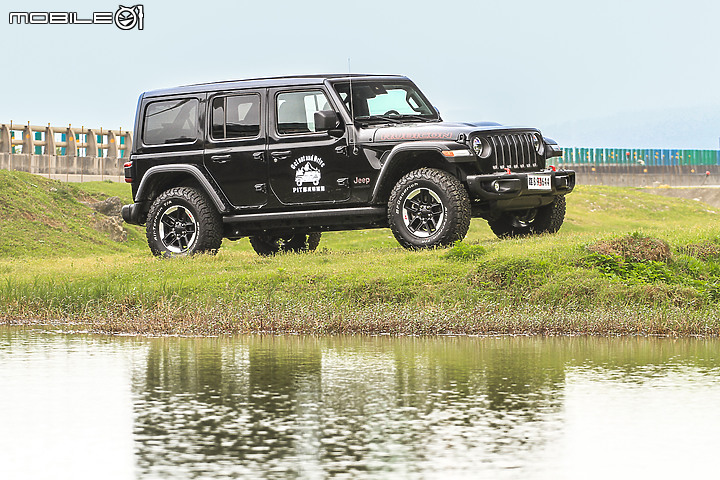 撒野我藍哥 剽悍真男人▕ Jeep Wrangler Unlimited Rubicon 4WD試駕