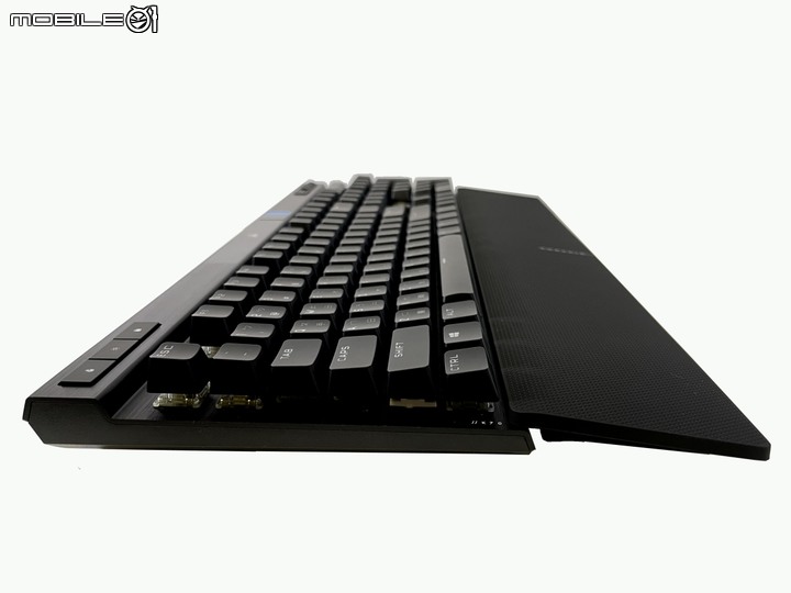 經典再現 CORSAIR K70 RGB PRO機械式鍵盤
