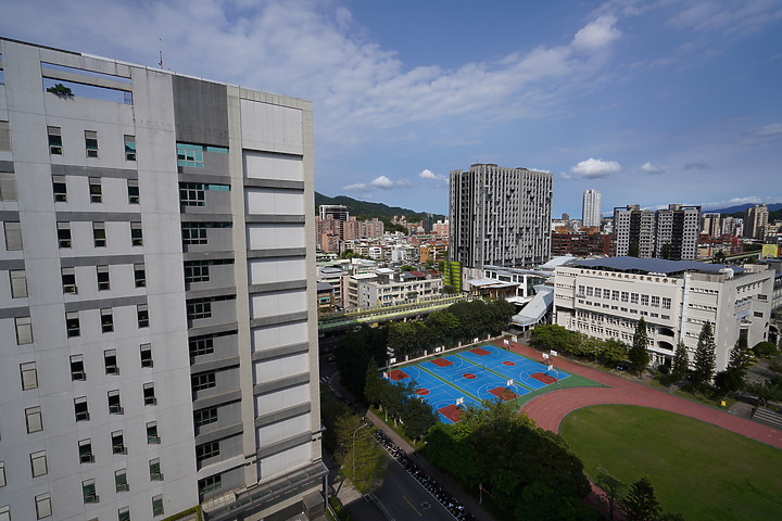 Sony FE PZ 16-35mm f/4 G 評測報告｜353g 輕量超廣角 電動變焦加持攝錄都行！