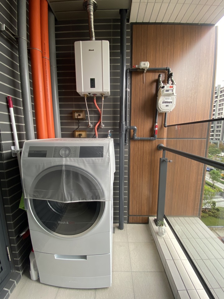 BOSCH 洗脫烘滾筒洗衣機 10/6 kg WDU28560TC 開箱、使用心得