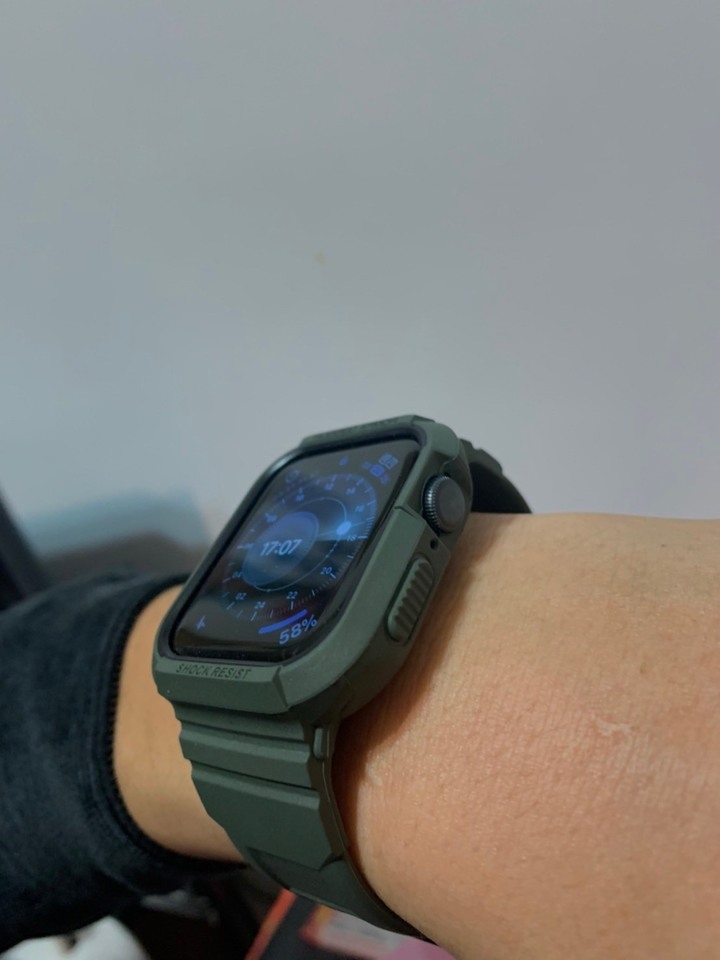 開箱Spigen applewatch 44mm 防摔保護殼專業版(錶帶一體成型)