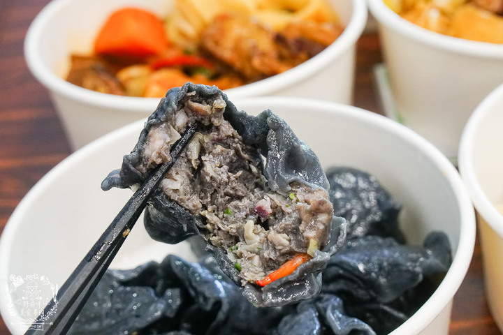 高雄真男饌品疆食堂!聘請新疆廚師製作道地皮帶麵!飽滿水餃一顆抵兩顆? 轉載 - 野田咩美食書國