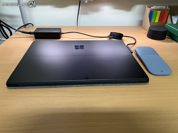 點我看大圖 【簡易開箱】Microsoft Surface Pro 8
