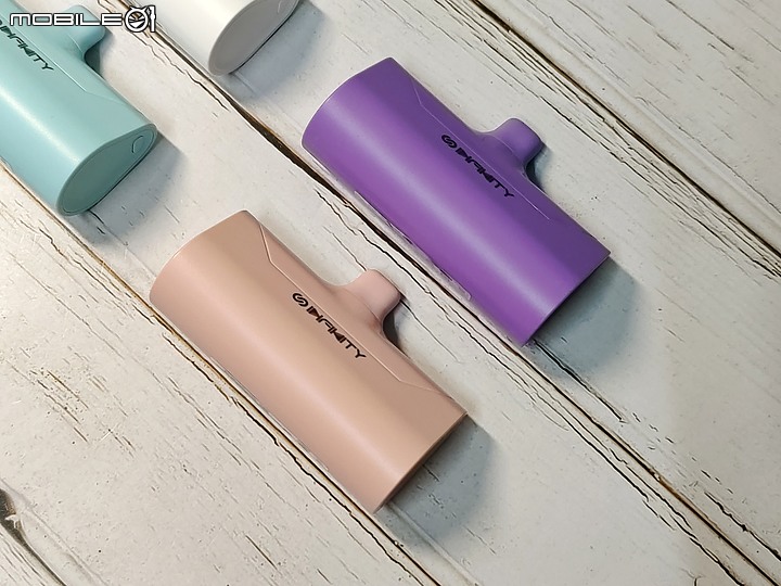 「 開箱 」iPhone專屬行動電源開箱 – infinity P60 迷你行動電源實測,出門從此無需帶線