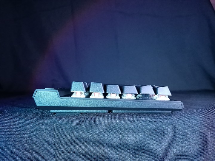 這就是傳說中的大秘寶!? Corsair K70 RGB PRO 紅軸版 開箱