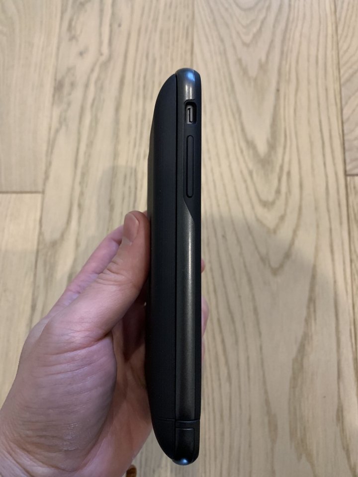 Moshi IonSuit for iPhone 7 8/SE（通用）可拆式電池殼