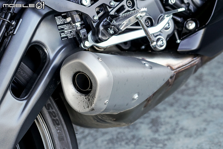 YAMAHA YZF-R7 試駕｜正統賽道騎乘設定 雙缸也能有樂趣