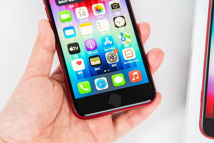 被外型耽誤的內在! iPhone SE 3 開箱、拍攝及跑分小試