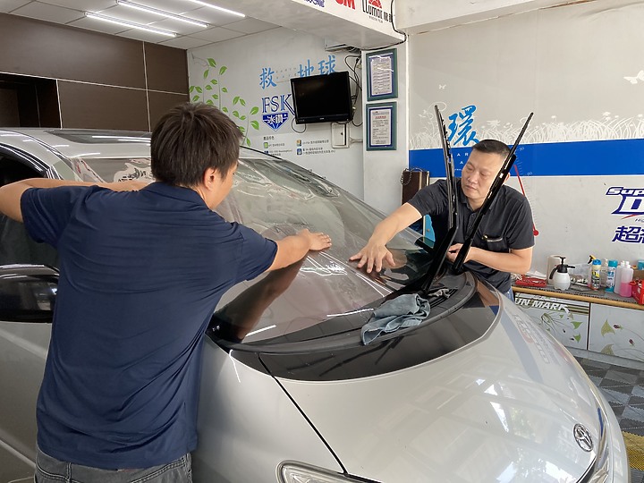 Previa前擋使用舒熱佳(SolarGard)LX70一年半的心得分享