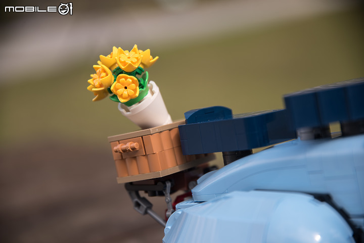 樂高 LEGO 10298 Vespa 125|忠於原貌的義式浪漫風情!