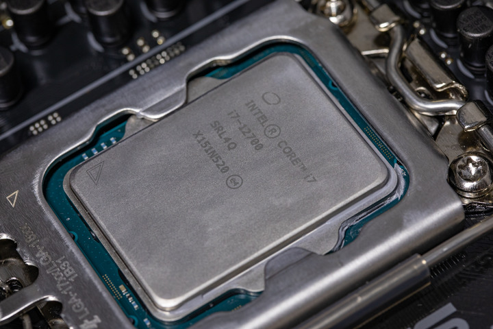 點我看大圖 組裝新電腦 i7 12700 cpu + ASUS B660 主機板 16G*2 DDR4 3600+無限伍散熱塔扇
