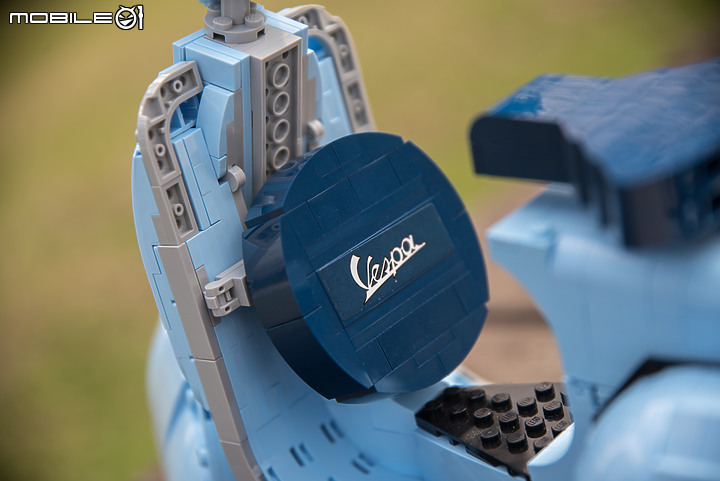 樂高 LEGO 10298 Vespa 125|忠於原貌的義式浪漫風情!