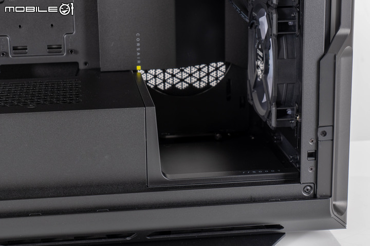CORSAIR iCUE 5000T RGB 機殼開箱實裝 以滿滿燈效設計打造個人絢爛風格
