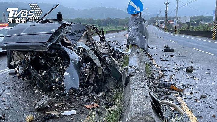 又見怵目驚心的汽車事故--感慨萬千