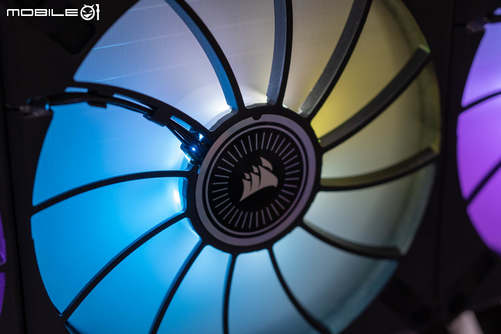 CORSAIR H170i/H150i ELITE LCD 水冷散熱器實測 頂尖散熱壓制力搭 LCD 螢幕更炫目