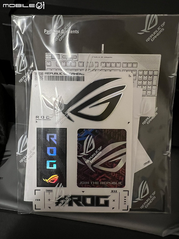 AniMe Matrix 玩轉燈效個人化風格 ROG Strix Flare II Animate 開箱