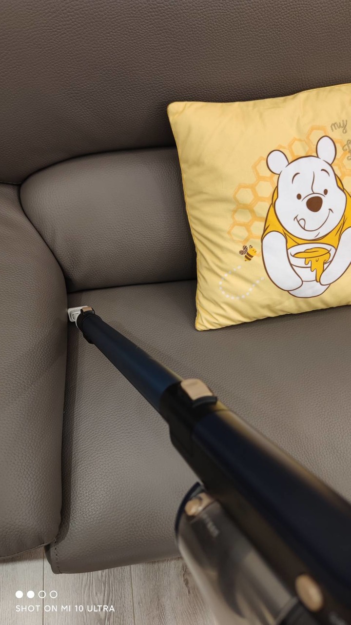 老婆又敗家了 NICOH "極輕量" 手持無線吸塵器......VC-D82