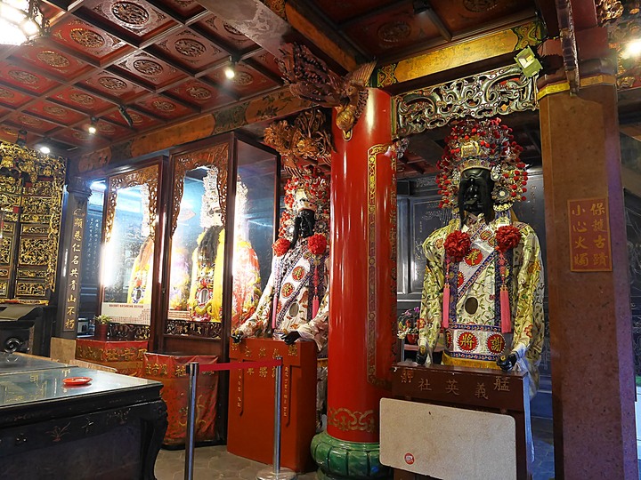 艋舺青山宮、朝北醫院、艋舺清水巖、萬華區史展示中心 — 艋舺市街散步之二