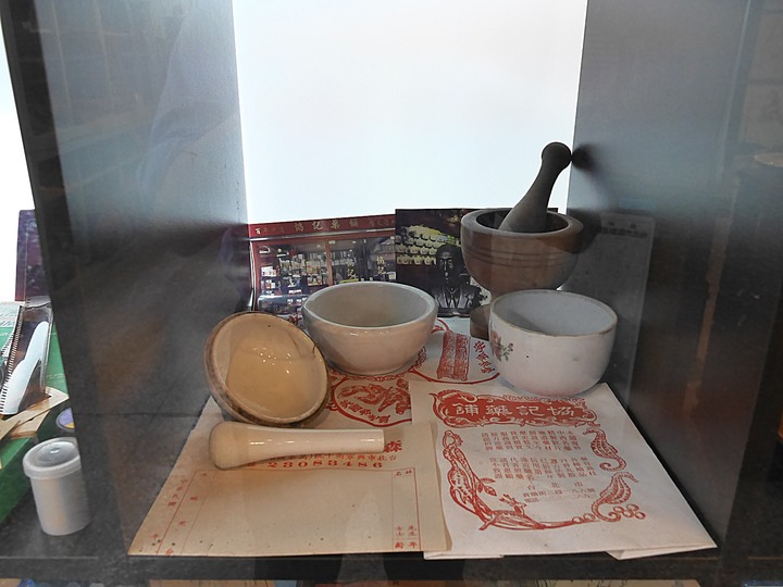 艋舺青山宮、朝北醫院、艋舺清水巖、萬華區史展示中心 — 艋舺市街散步之二