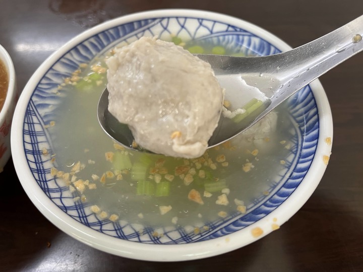 [食記] 丁姐碗粿，台灣台北大稻埕，Q彈美味的虱目魚和大腸蔥肉碗粿！