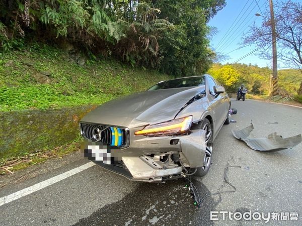 影片曝！屁孩跑山對撞「瑞典坦克」17歲女友顱內出血緊急送醫