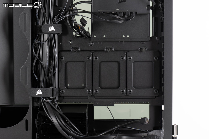 CORSAIR iCUE 5000T RGB 機殼開箱實裝 以滿滿燈效設計打造個人絢爛風格