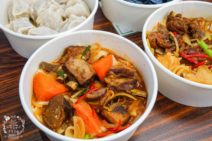 高雄真男饌品疆食堂!聘請新疆廚師製作道地皮帶麵!飽滿水餃一顆抵兩顆? 轉載 - 野田咩美食書國