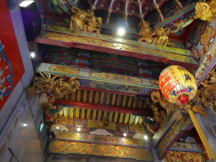 艋舺青山宮、朝北醫院、艋舺清水巖、萬華區史展示中心 — 艋舺市街散步之二