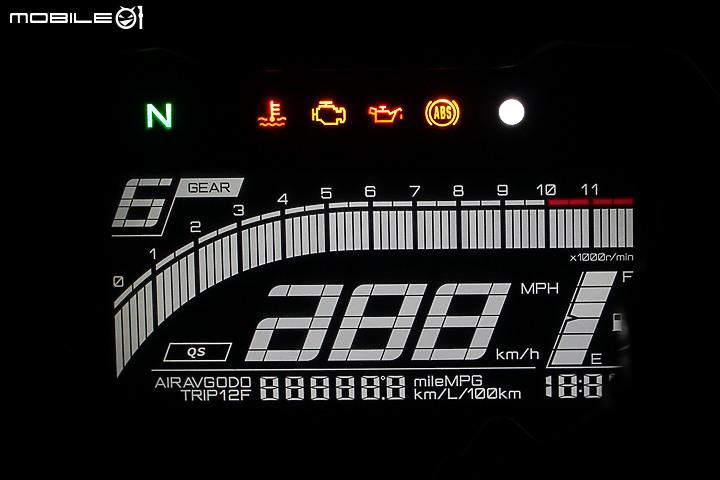 YAMAHA YZF-R7 試駕｜正統賽道騎乘設定 雙缸也能有樂趣