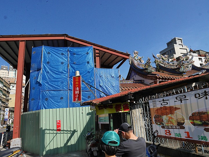 艋舺青山宮、朝北醫院、艋舺清水巖、萬華區史展示中心 — 艋舺市街散步之二