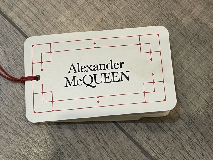 「開箱」Alexander McQueen 漁夫帽 & Off-White 口罩帶