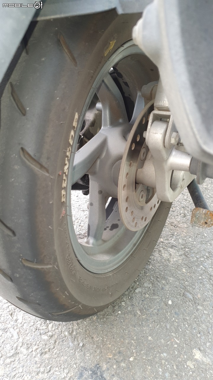 FNX125 後輪有油漬