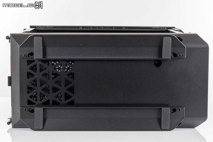 CORSAIR iCUE 5000T RGB 機殼開箱實裝 以滿滿燈效設計打造個人絢爛風格