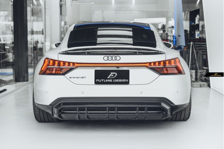 Audi e-tron gt 交車第一改