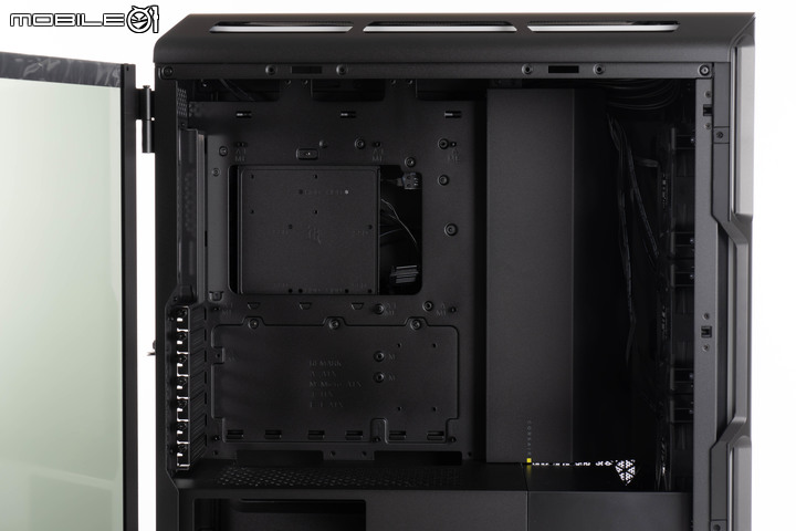 CORSAIR iCUE 5000T RGB 機殼開箱實裝 以滿滿燈效設計打造個人絢爛風格